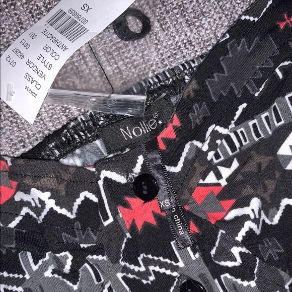 NWT Nollie Button Front Black and White Crop Top - Picture 7 of 9